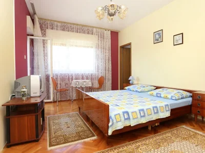 Apartment One bedroom apartment with balcony and sea view Vinišće, Trogir A-10241-a in Vinisce - Apartment