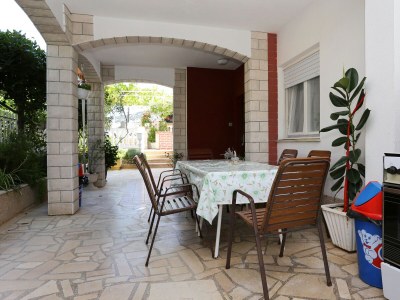 Apartment One bedroom apartment with balcony and sea view Vinišće, Trogir A-10241-a - Outdoor photo 11