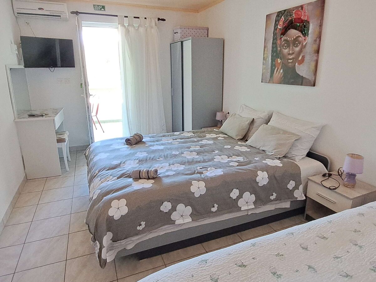 Apartment One bedroom apartment with balcony Podaca, Makarska A-11274-a