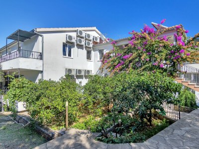 Apartment One bedroom apartment near beach Cove Pokrivenik, Hvar A-10419-b - Outdoor photo 5