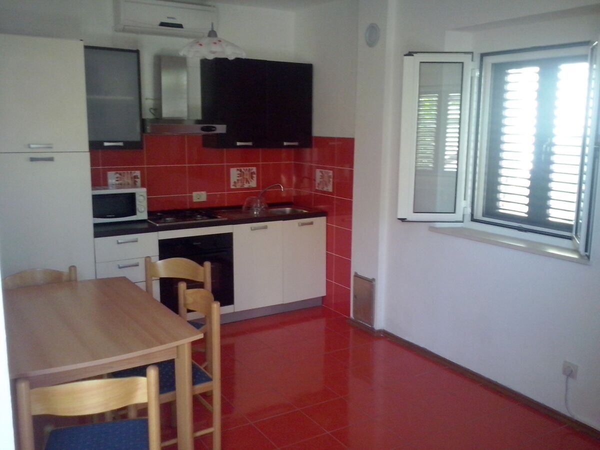 Apartment One bedroom apartment with air-conditioning Sumartin, Brač A-11658-a
