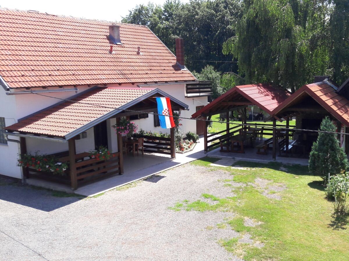 Apartment Three bedroom apartment with balcony Smoljanac, Plitvice A-12345-b - Outdoor photo 2