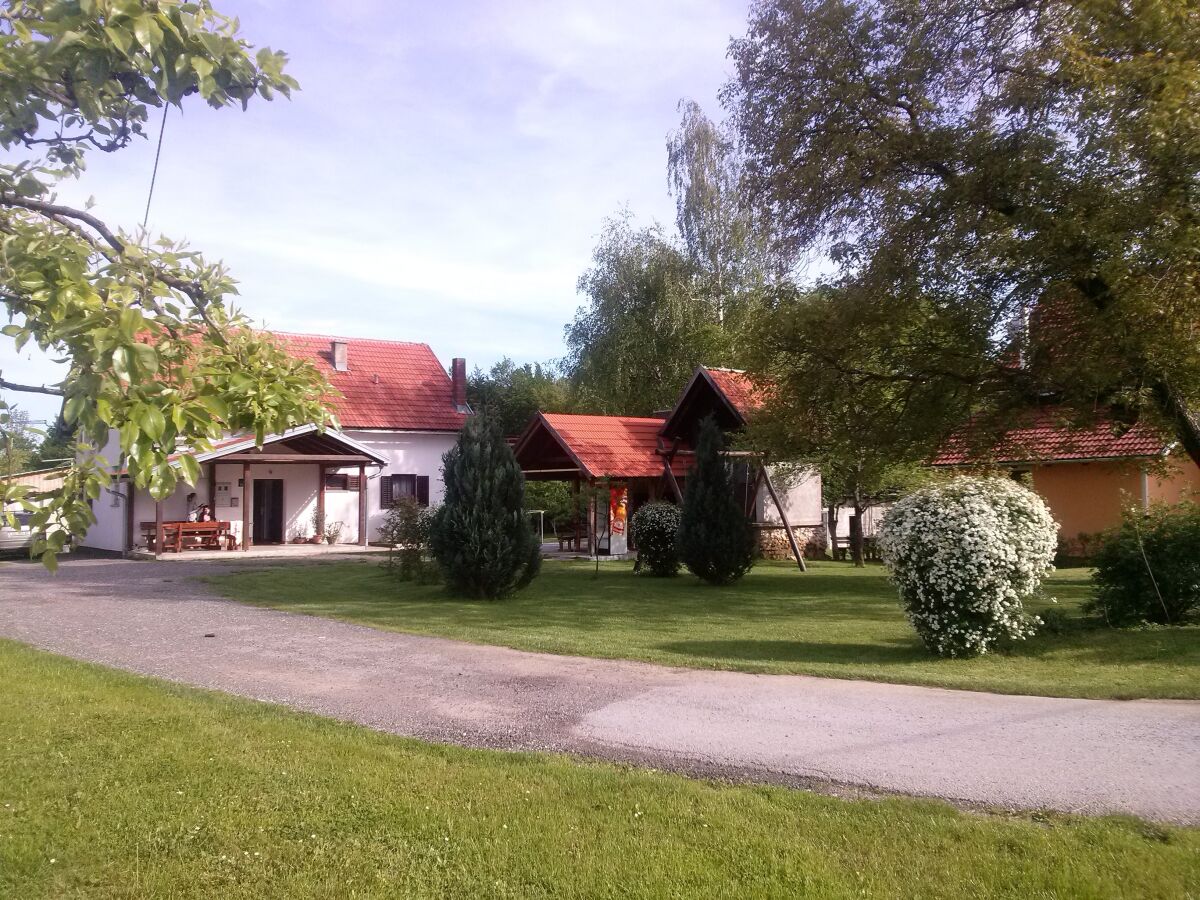Apartment Two bedroom apartment with terrace Smoljanac, Plitvice A-12345-d - Outdoor photo 3