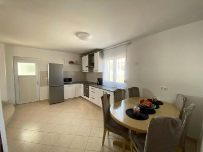 Apartment Two bedroom apartment with terrace and sea view Maslenica, Novigrad A-12636-a - Outdoor photo 8