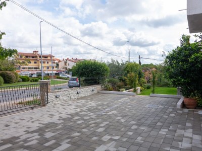 Apartment One bedroom apartment with terrace Rovinj A-12656-b - Outdoor photo 11