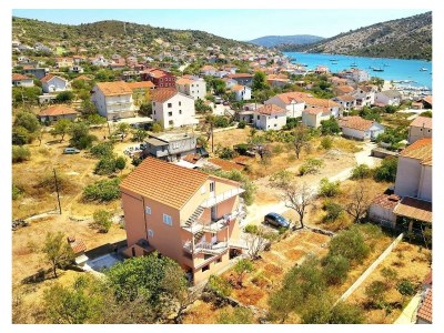 Apartment Two bedroom apartment with balcony and sea view Vinišće, Trogir A-12676-a - Outdoor photo 2