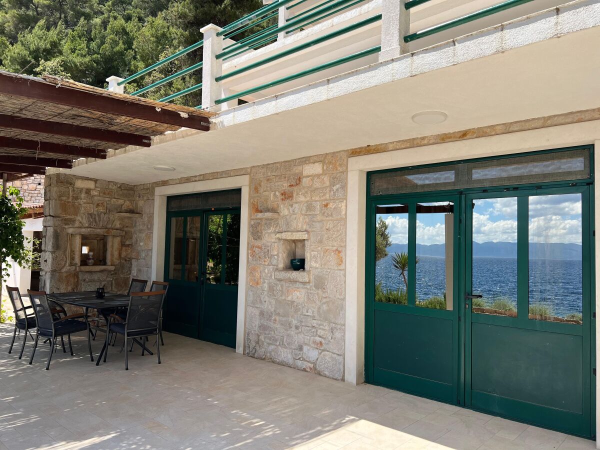Apartment Two bedroom apartment near beach Cove Rapak, Hvar A-12779-b
