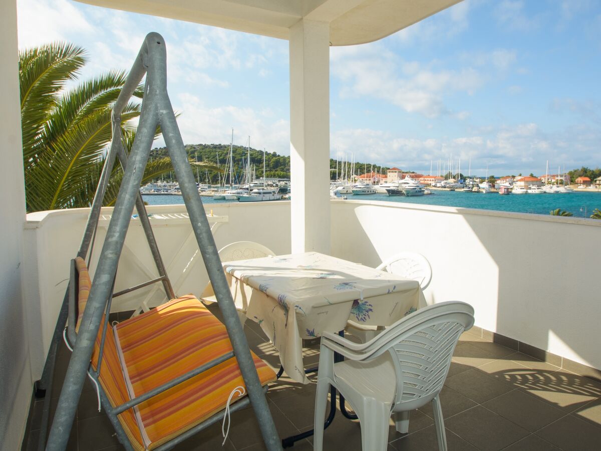 Apartment One bedroom apartment with terrace and sea view Rogoznica A-12820-c