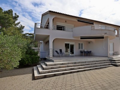 Apartment Two bedroom apartment with terrace Banjol, Rab A-12838-a - Outdoor photo 4