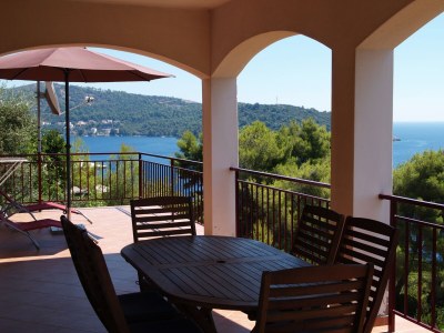 Apartment Three bedroom apartment with terrace and sea view Brna - Vinačac, Korčula A-13344-a in Blato - Apartment