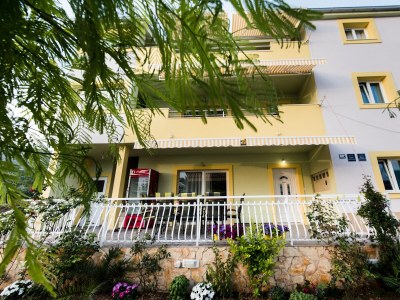 Apartment Three bedroom apartment with terrace and sea view Podstrana, Split A-13393-a - Outdoor photo 3