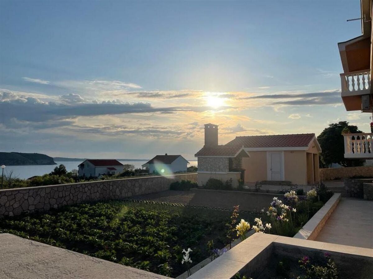 Apartment One bedroom apartment with balcony and sea view Rtina - Miočići, Zadar A-13072-a - Outdoor photo 5