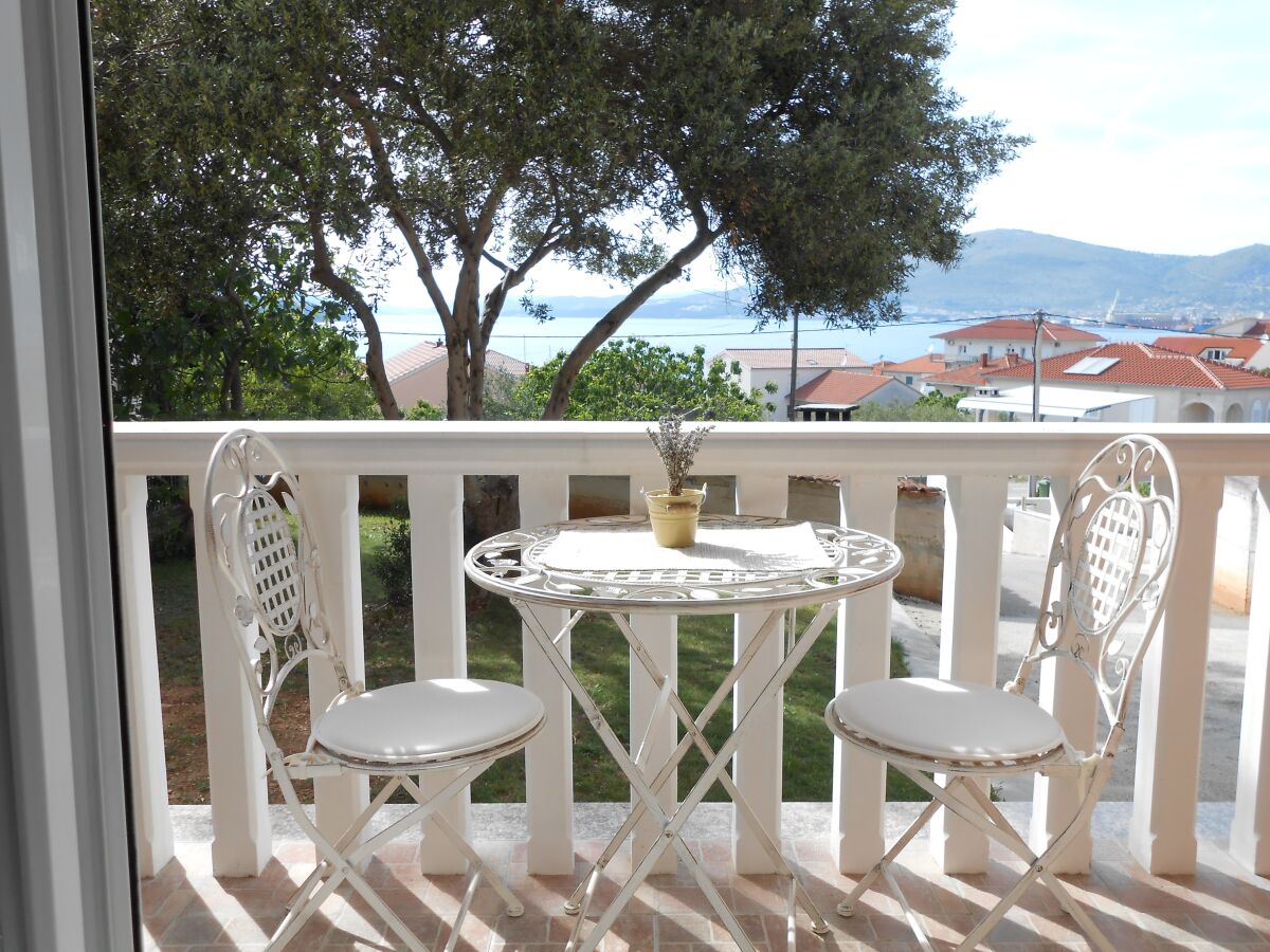 Apartment Two bedroom apartment with terrace and sea view Okrug Gornji, Čiovo A-13859-a