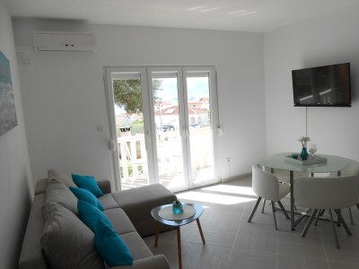 Apartment Two bedroom apartment with terrace and sea view Okrug Gornji, Čiovo A-13859-a - Outdoor photo 8