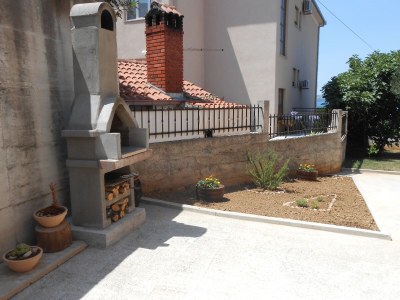 Apartment Two bedroom apartment with terrace and sea view Okrug Gornji, Čiovo A-13859-b - Outdoor photo 3