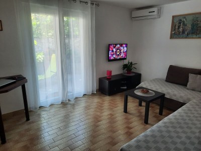 Apartment One bedroom apartment with terrace Bušinci, Čiovo A-1081-a in Okrug Gornji - Apartment
