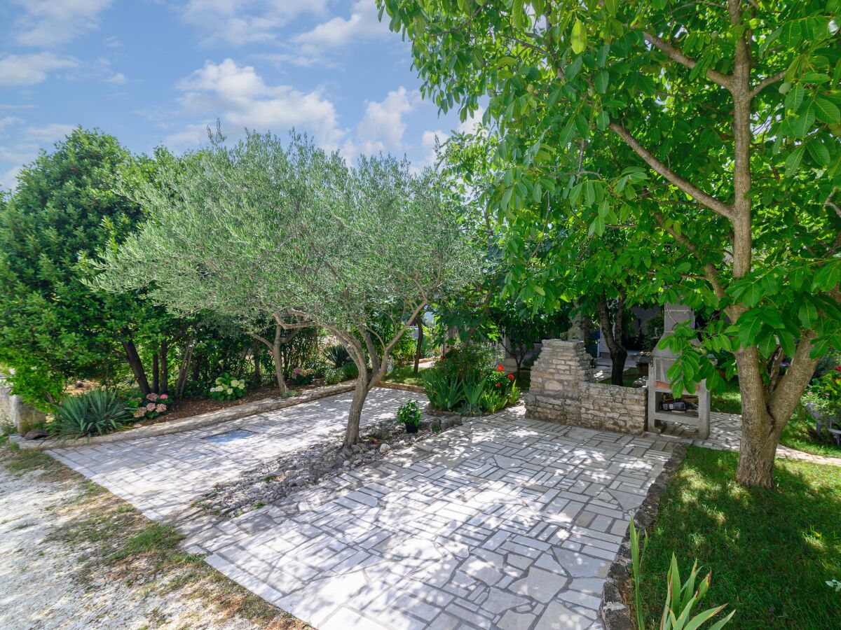 Apartment Studio flat with terrace Kavran, Marčana AS-14109-a - Outdoor photo 5