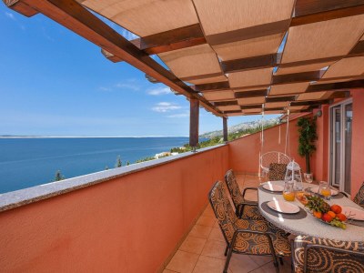 Apartment Three bedroom apartment with terrace and sea view Starigrad, Paklenica A-14113-c in Starigrad-Paklenica - Apartment