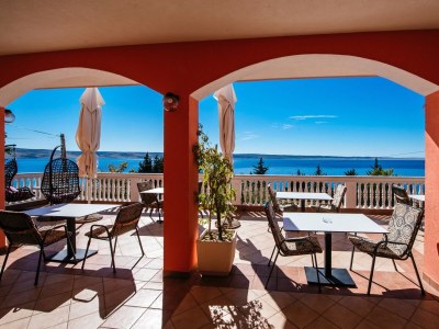 Apartment Three bedroom apartment with terrace and sea view Starigrad, Paklenica A-14113-c - Outdoor photo 9