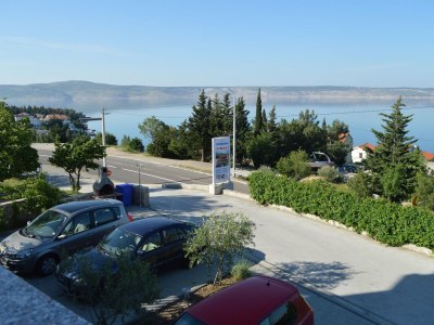Apartment Three bedroom apartment with terrace and sea view Starigrad, Paklenica A-14113-c - Outdoor photo 12