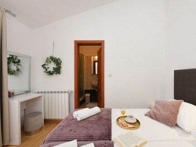 Apartment Three bedroom apartment with terrace and sea view Starigrad, Paklenica A-14113-c - Outdoor photo 21
