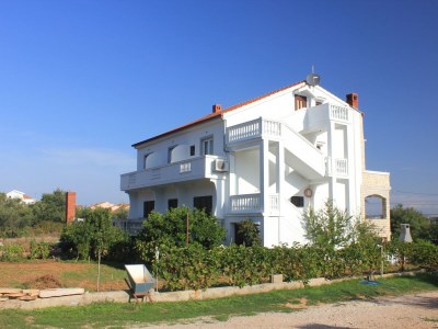 Apartment Apartments and rooms by the sea Tkon, Pašman - 336 - Outdoor photo 3