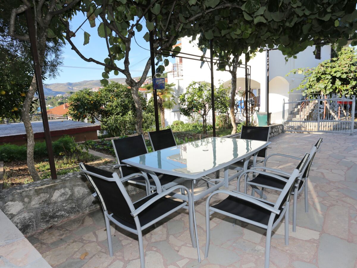 Apartment Two bedroom apartment with terrace Trogir A-10342-a