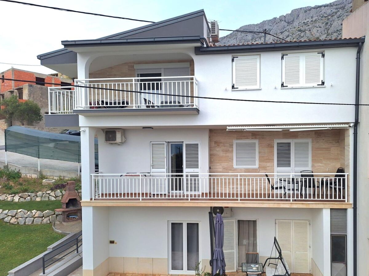 Apartment Three bedroom apartment with balcony and sea view Stanići, Omiš A-11421-a