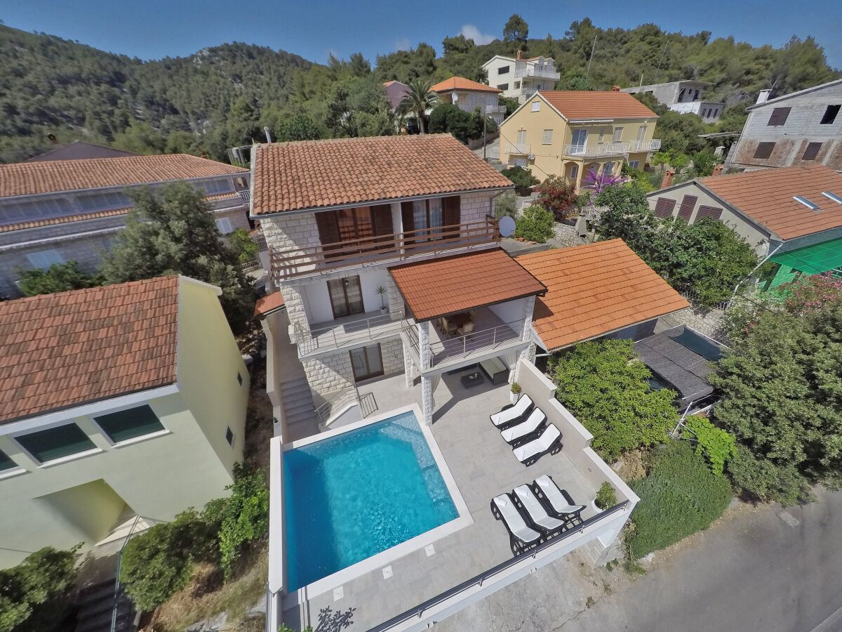Holiday house Comfortable and spacious house with terrace and sea view Brna, Korčula K-13943 - Outdoor photo 2