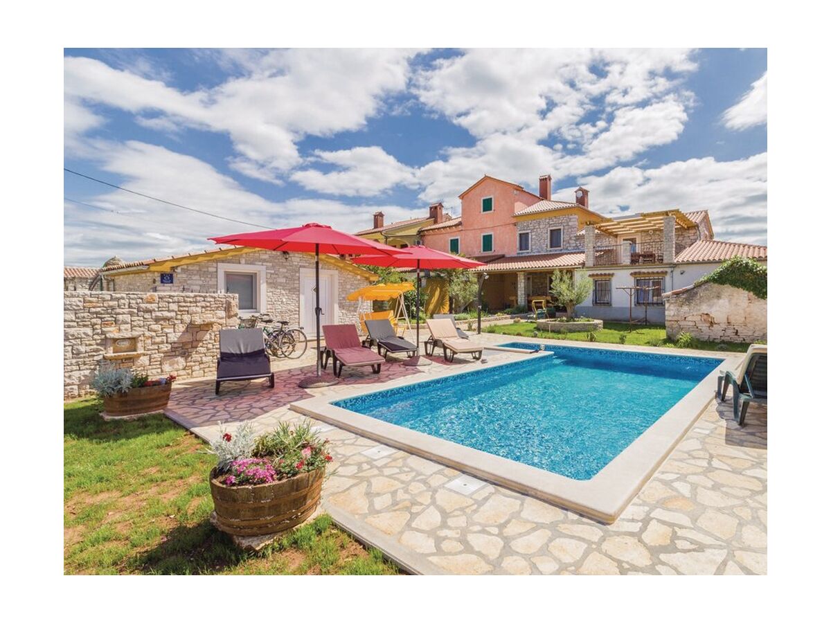 Holiday house Four-bedroom house with terrace Gajana, Fažana K-15385
