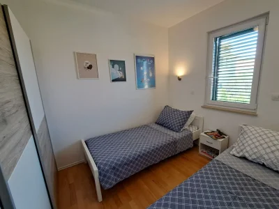 Apartment Two bedroom apartment with balcony and sea view Supetar, Brač A-16130-a - Outdoor photo 8