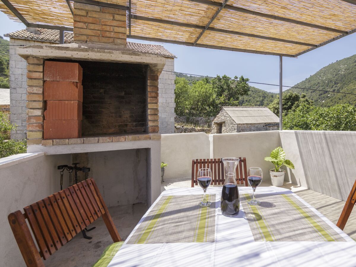 Holiday house One bedroom house with terrace and sea view Oključna, Vis K-14875