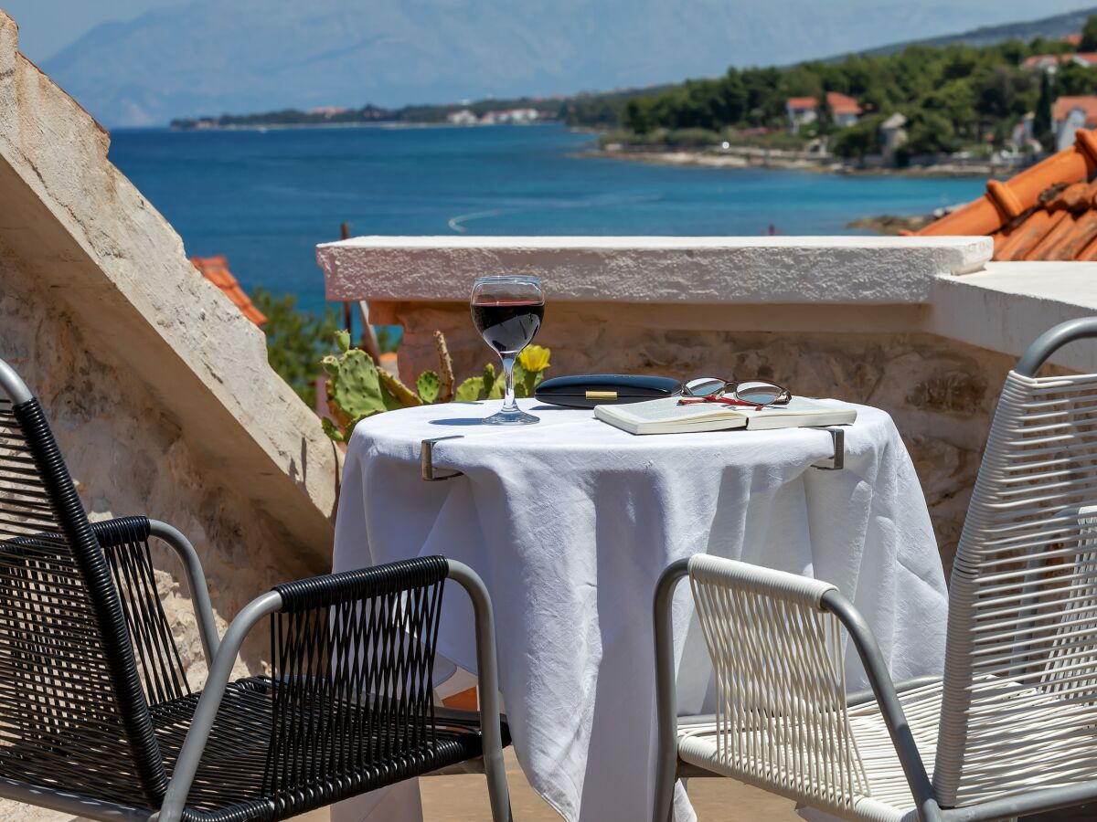 Holiday house Three bedroom house with terrace and sea view Sutivan, Brač K-16300