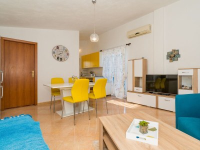 Apartment One bedroom apartment with terrace and sea view Nečujam, Šolta A-16729-a - Outdoor photo 5
