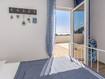 Holiday house Three bedroom house with terrace and sea view Vir - Torovi - Vir - Pedinka, Vir K-18732 - Outdoor photo 12