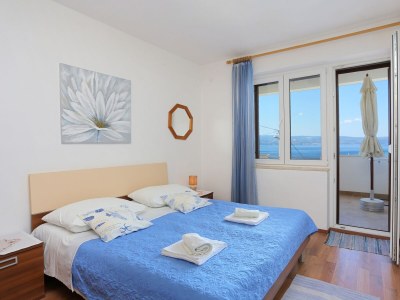 Apartment Two bedroom apartment with terrace and sea view Omiš A-18919-a in Omiš - Apartment