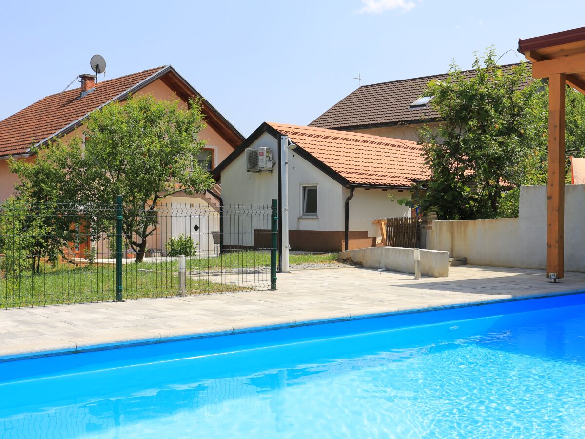 Apartment Family-friendly apartments with swimming pool Grabovac, Plitvice - 17532 - Family-friendly apartments with swimming pool Grabovac, Plitvice - 17532