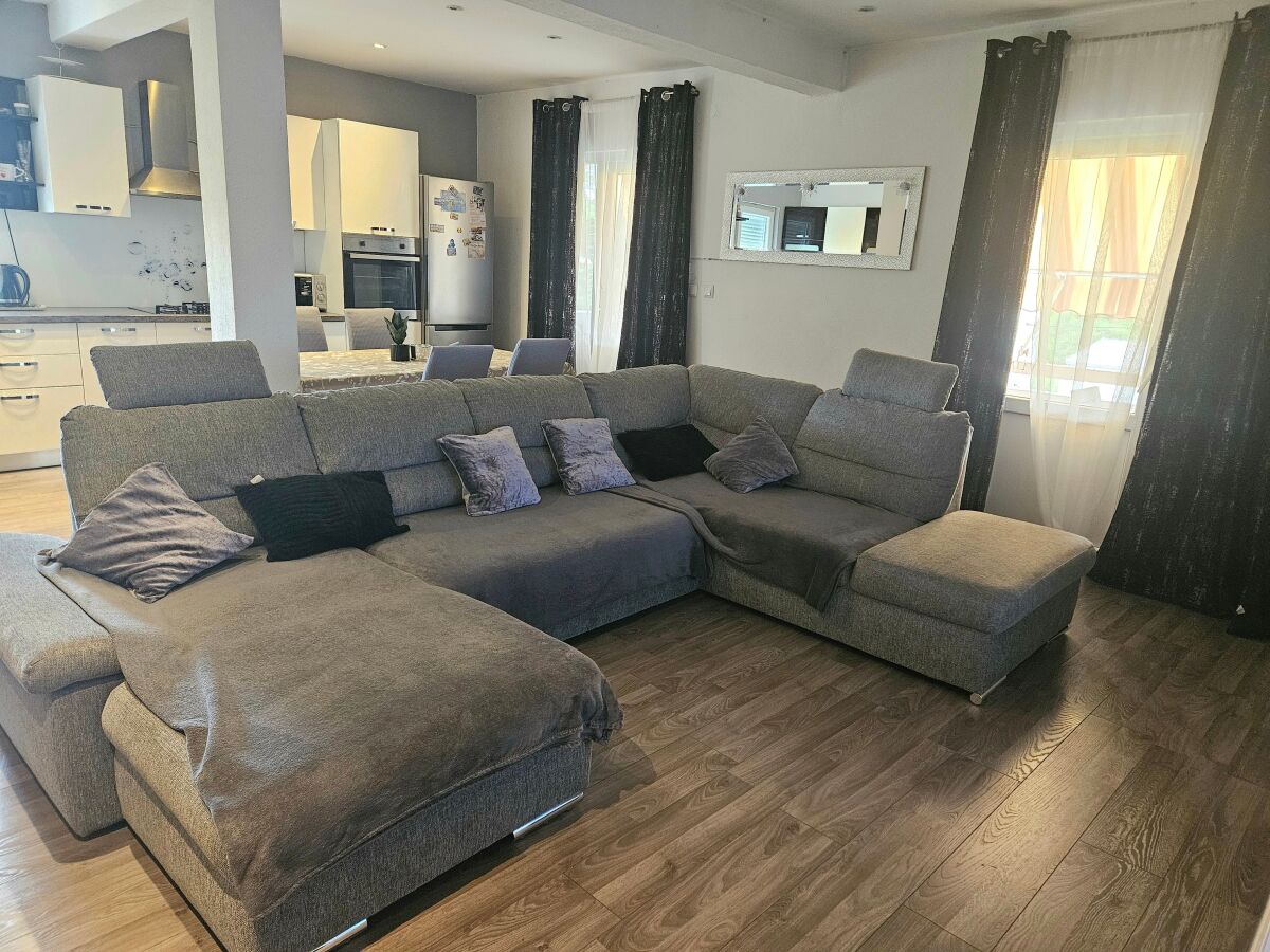 Apartment Two bedroom apartment with balcony and sea view Kampor, Rab A-17886-a - Outdoor photo 5