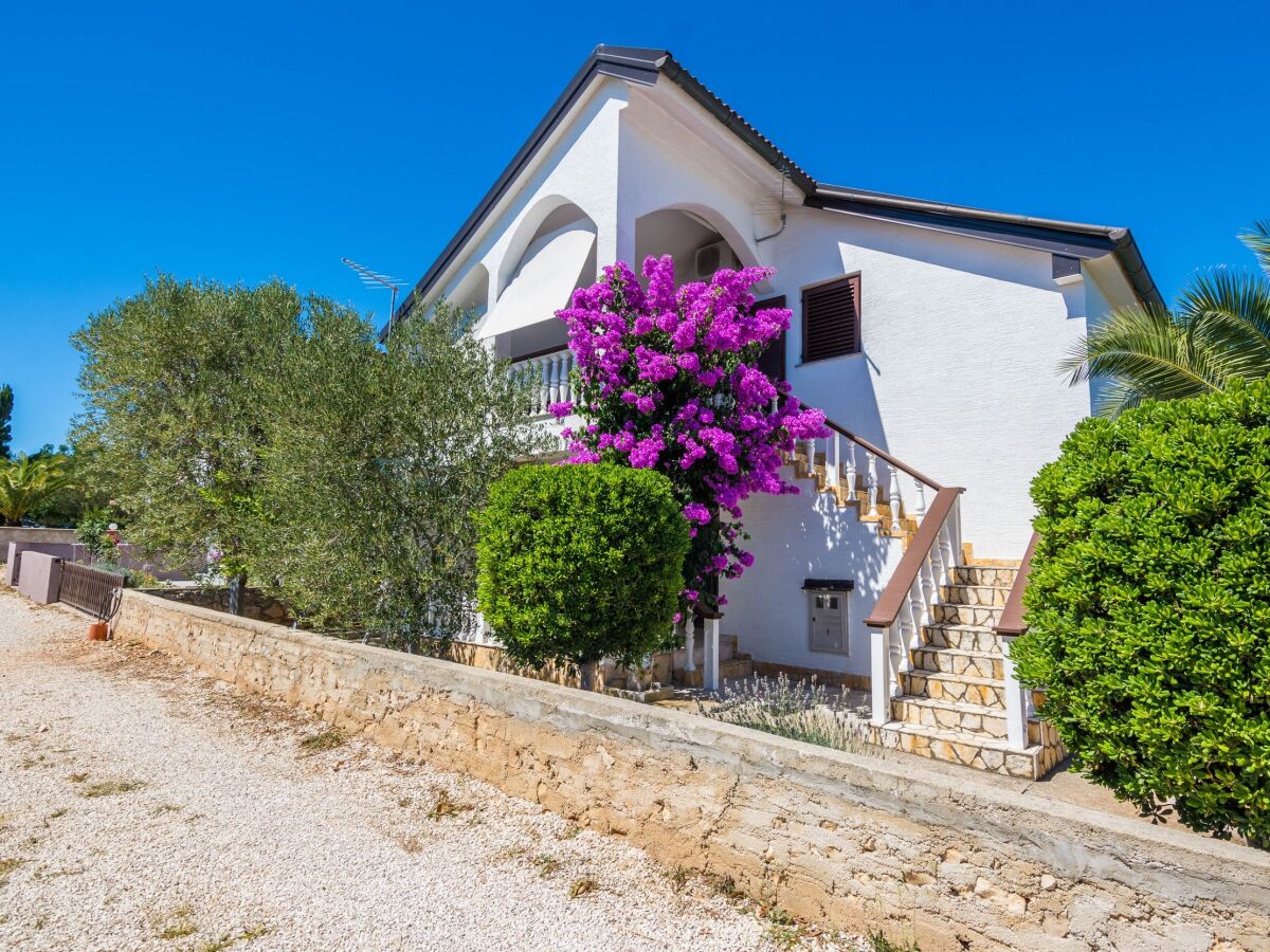 Apartment Two bedroom apartment with terrace Vir A-18527-a