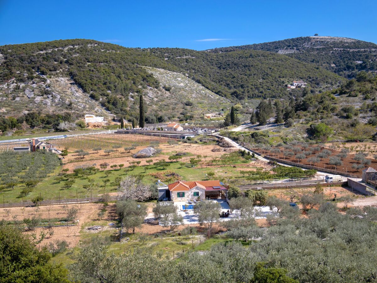 Holiday house Three bedroom house with terrace Postira, Brač K-19563