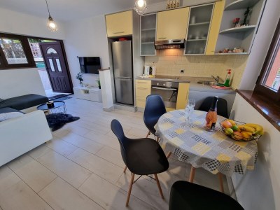 Apartment One bedroom apartment with terrace Crikvenica A-22581-a - Outdoor photo 8
