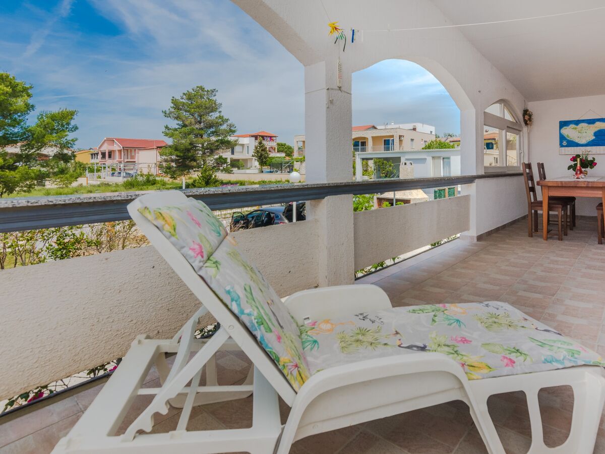 Apartment Two bedroom apartment with terrace Vir - Torovi - Vir - Pedinka, Vir A-21752-a