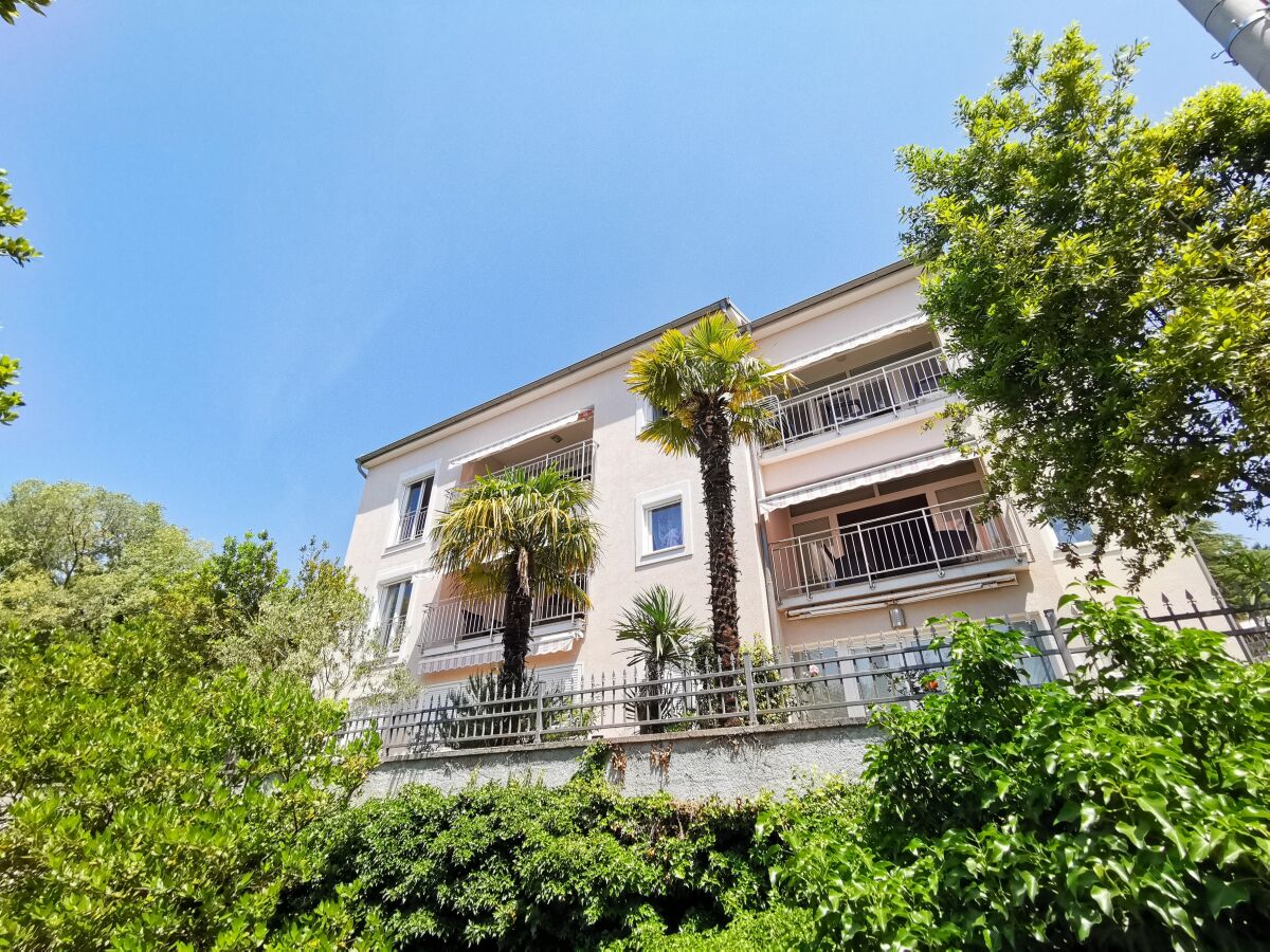 Apartment Two bedroom apartment near beach Dramalj, Crikvenica A-22500-a - Outdoor photo 4
