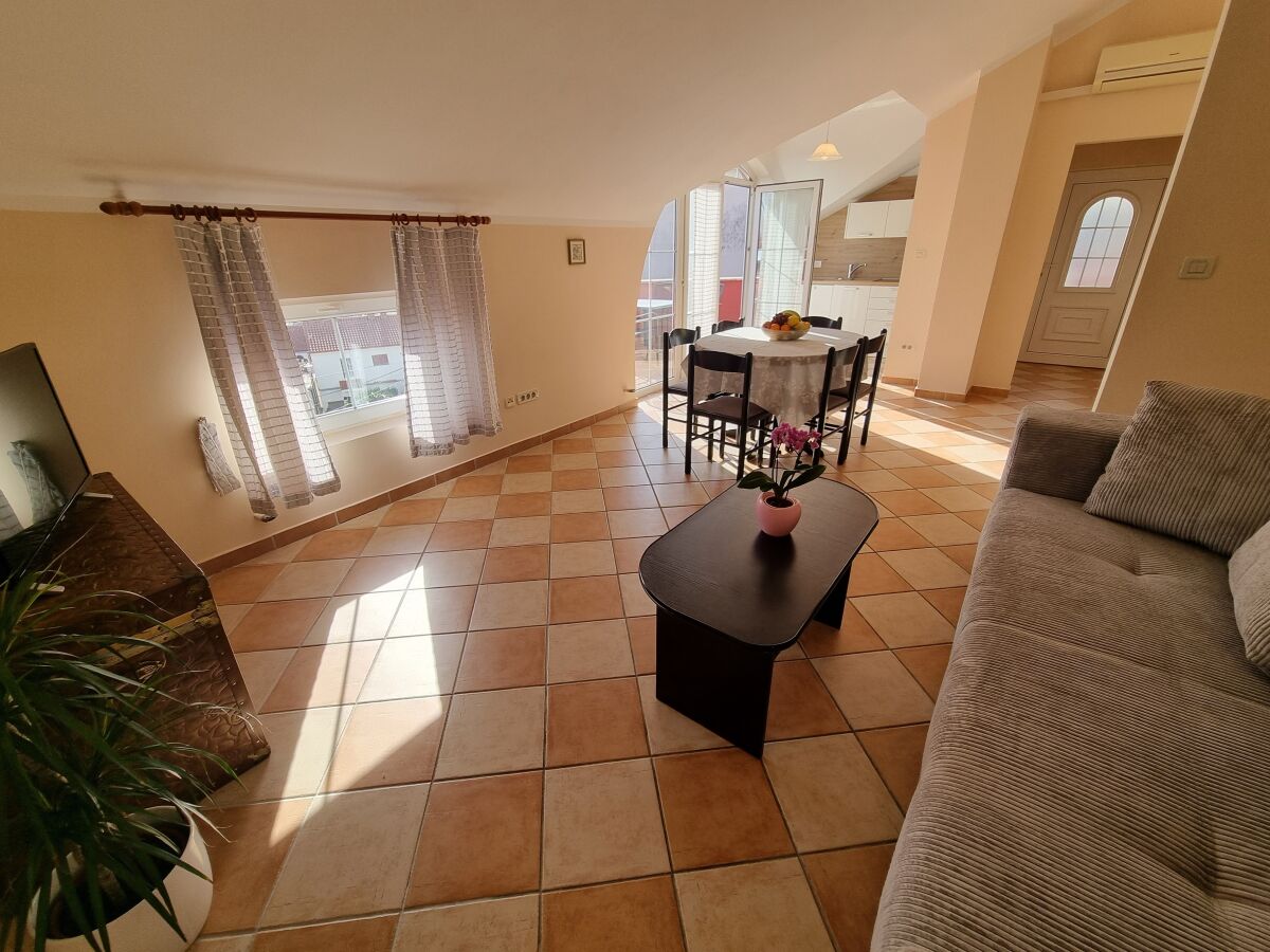 Apartment Two bedroom apartment with balcony and sea view Crikvenica A-22516-a - Outdoor photo 5