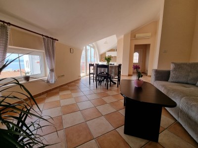 Apartment Two bedroom apartment with balcony and sea view Crikvenica A-22516-a - Outdoor photo 8