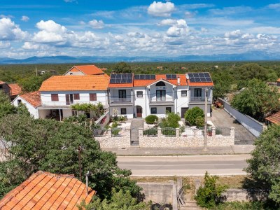 Apartment Apartments with parking space Smrdelje, Krka - 23078 - Apartments with parking space Smrdelje, Krka - 23078 in Kistanje - Apartment