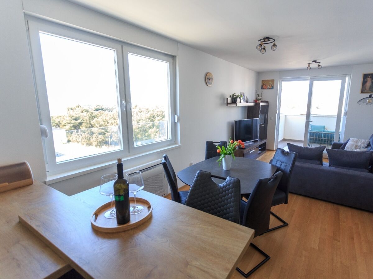 Apartment Two bedroom apartment with terrace and sea view Zadar A-23525-a
