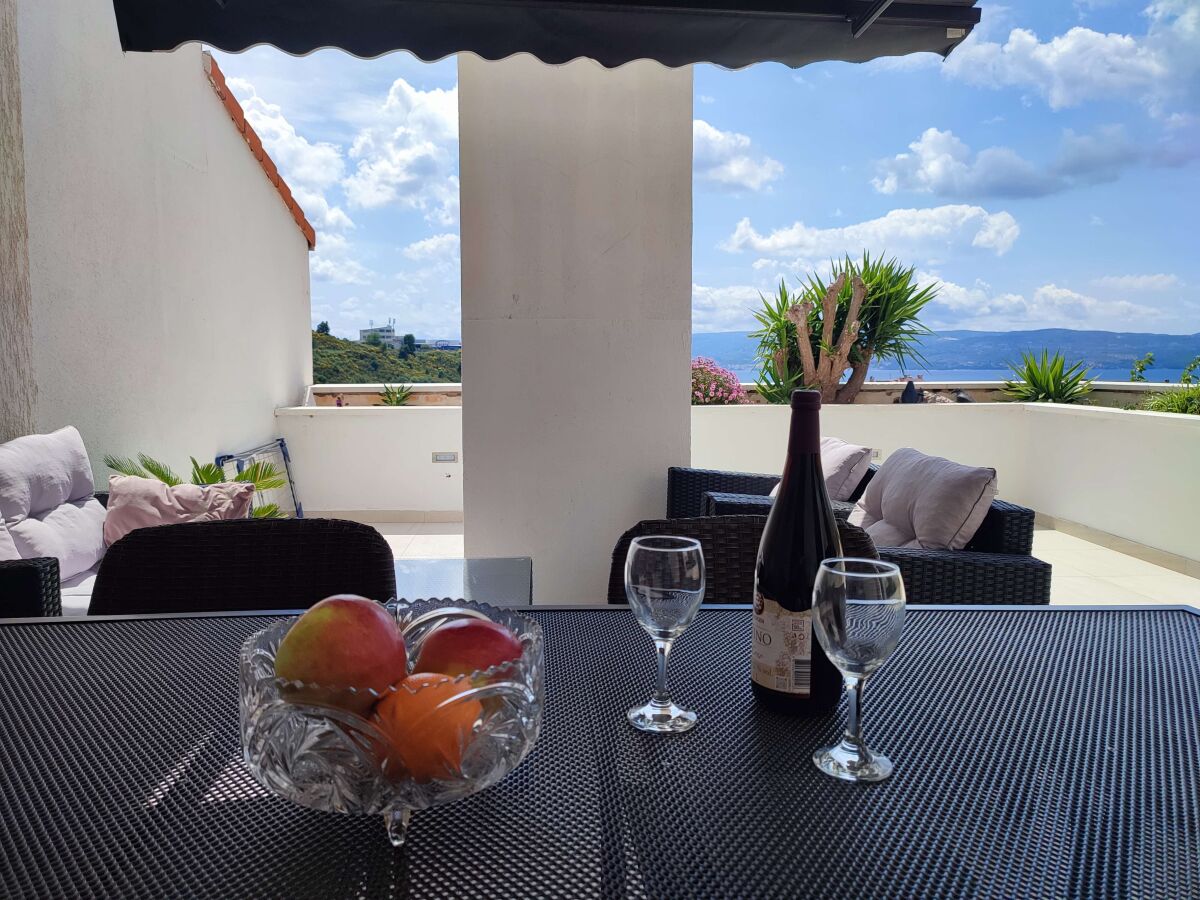 Apartment Three bedroom apartment with terrace and sea view Dugi Rat, Omiš A-23115-a