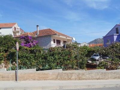Apartment Three bedroom apartment with terrace and sea view Marina, Trogir A-23353-a - Outdoor photo 3