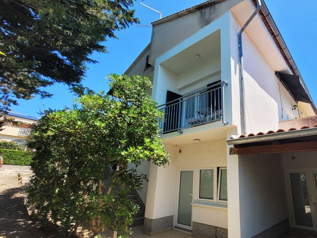 Apartment Two bedroom apartment with terrace and sea view Krk A-23675-a